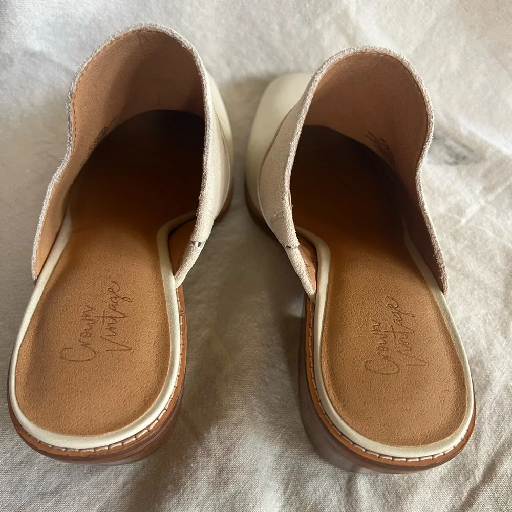 Mules - Picture 8 of 10